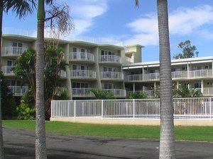 Cabarita Lake Apartments - Mackay Tourism 0