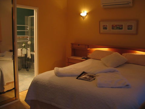 Villa Della Rosa B&B - Mackay Tourism 1