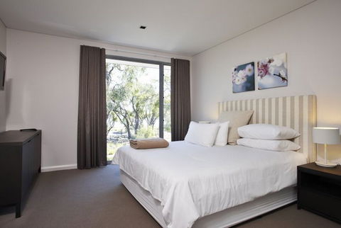 Aqua Resort - Mackay Tourism 1