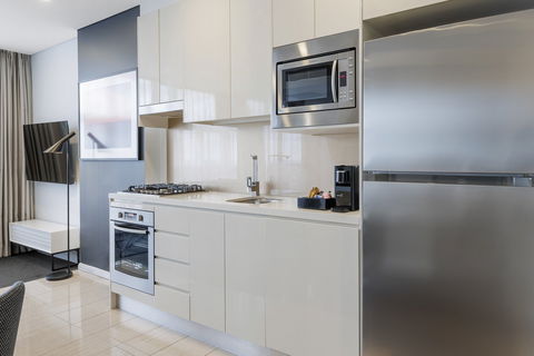 Meriton Suites Zetland - Mackay Tourism 0
