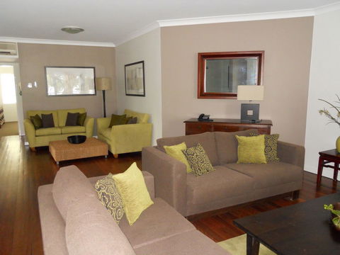 BeachView Apartments At Villa Paradiso - Mackay Tourism 2