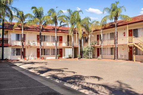 Econo Lodge Griffith Motor Inn - Mackay Tourism 2