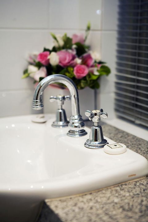 University House - ANU - Mackay Tourism 2