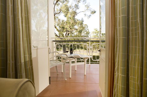 University House - ANU - Mackay Tourism 5