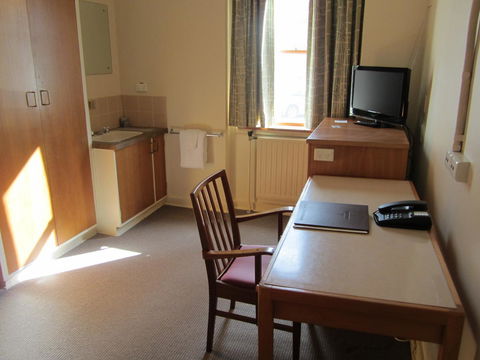 University House - ANU - Mackay Tourism 44