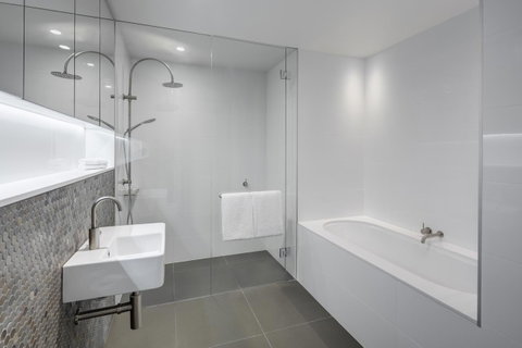 Vibe Hotel Canberra - Mackay Tourism 32