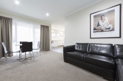 Forrest Hotel & Apartments - Mackay Tourism 39