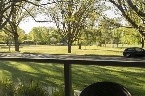 Forrest Hotel & Apartments - Mackay Tourism 5