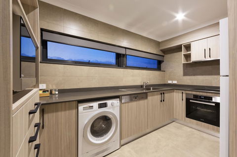 Forrest Hotel & Apartments - Mackay Tourism 19