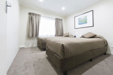 Forrest Hotel & Apartments - Mackay Tourism 15