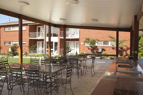 Forrest Hotel & Apartments - Mackay Tourism 11