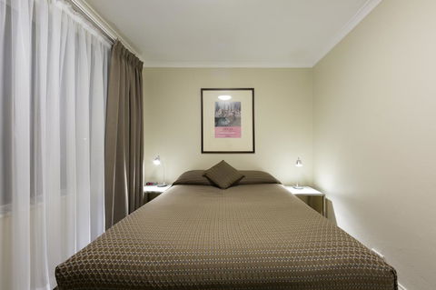 Forrest Hotel & Apartments - Mackay Tourism 17