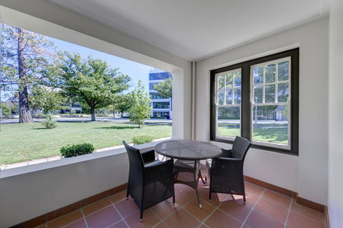 Hotel Kurrajong Canberra - Mackay Tourism 10