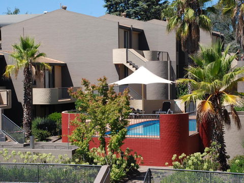 Manuka Park Serviced Apartments - Mackay Tourism 11