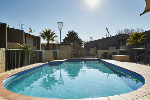 Manuka Park Serviced Apartments - Mackay Tourism 6
