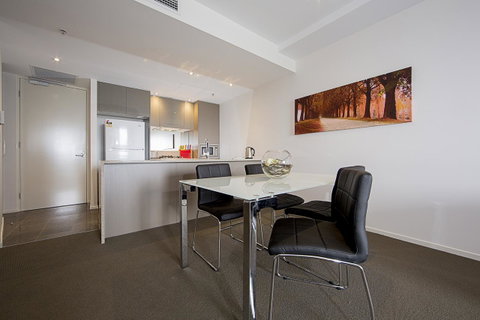 Manhattan 303 Canberra City ACT - Mackay Tourism 15