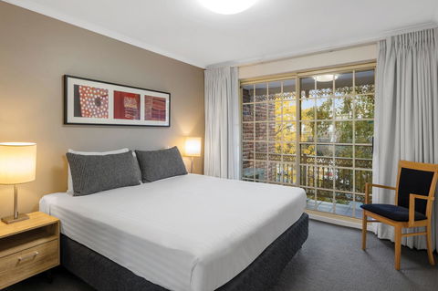 Adina Serviced Apartments Canberra Kingston - Mackay Tourism 16