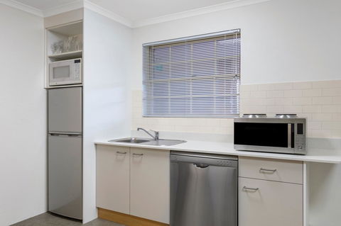 Adina Serviced Apartments Canberra Kingston - Mackay Tourism 3