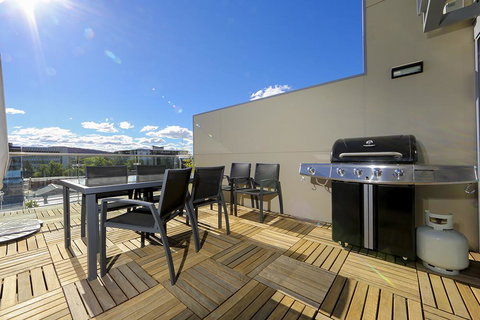 Mode 220 Braddon ACT - Mackay Tourism 9