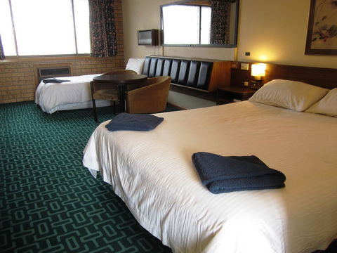 Canberra Lyneham Motor Inn - Mackay Tourism 7