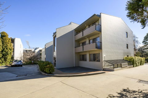 Accommodate Canberra - The Summit - Mackay Tourism 2