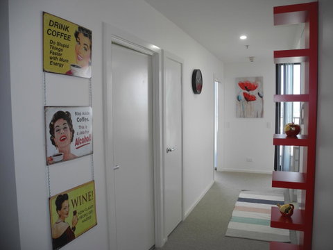 3BR Executive Apartment With Lake And Mountain Views - Mackay Tourism 5