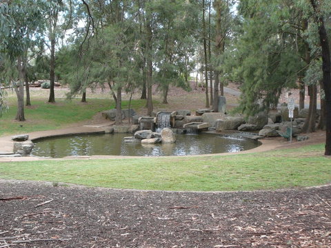 3BR Executive Apartment With Lake And Mountain Views - Mackay Tourism 10