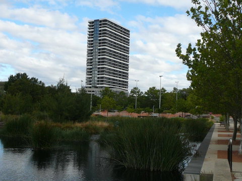 3BR Executive Apartment With Lake And Mountain Views - Mackay Tourism 6