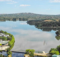 3BR Executive Apartment with Lake and Mountain views - Mackay Tourism