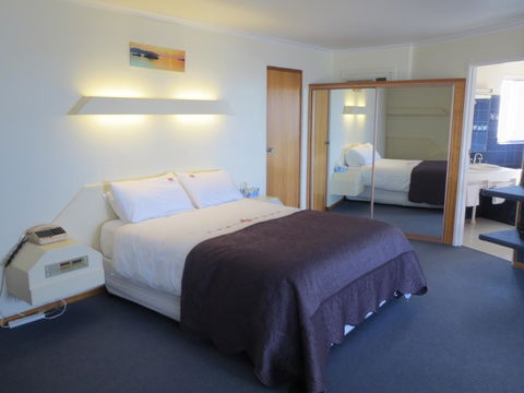 Stansbury Holiday Motel - Mackay Tourism 37