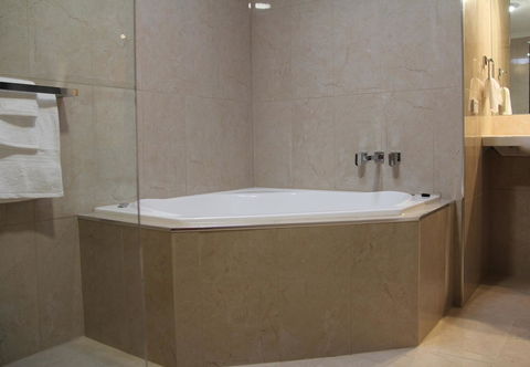 Lure Bed And Breakfast - Mackay Tourism 7