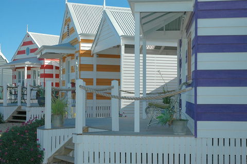 Beach Huts Middleton - Mackay Tourism 0