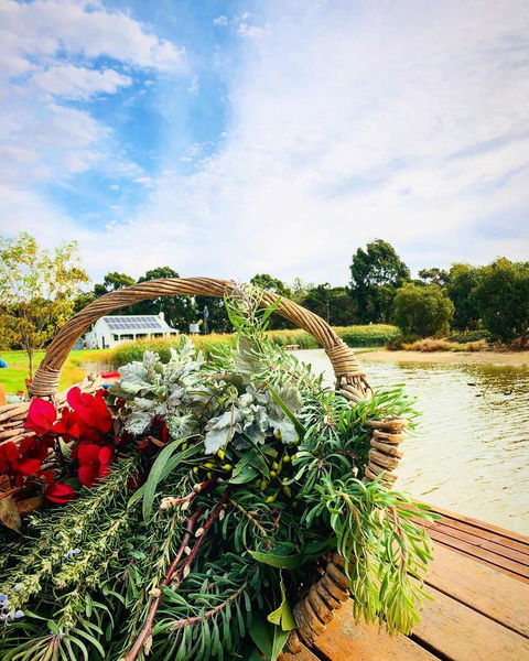 The Lake House Retreat - Mackay Tourism 24