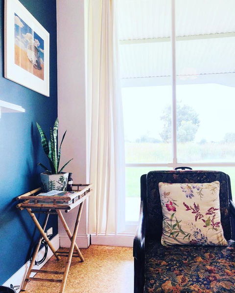 The Lake House Retreat - Mackay Tourism 4