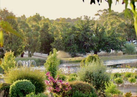 The Lake House Retreat - Mackay Tourism 20