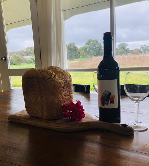 The Lake House Retreat - Mackay Tourism 12