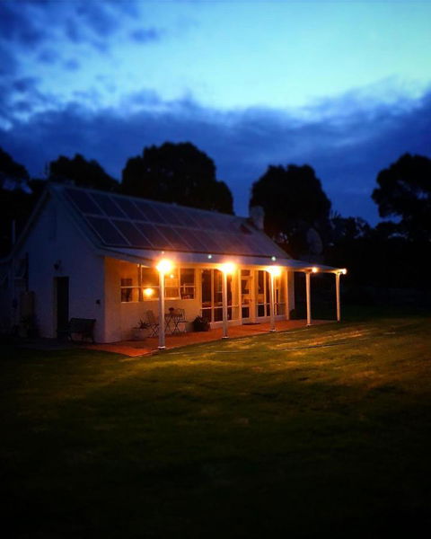 The Lake House Retreat - Mackay Tourism 23