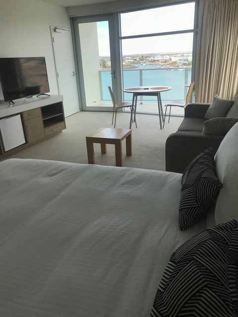 Wallaroo Marina Stayz - Mackay Tourism 19