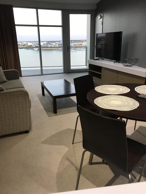 Wallaroo Marina Stayz - Mackay Tourism 12