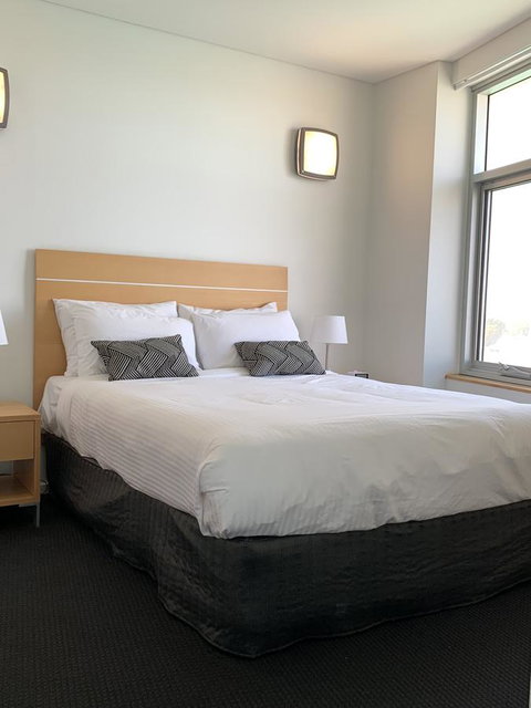 Wallaroo Marina Stayz - Mackay Tourism 16
