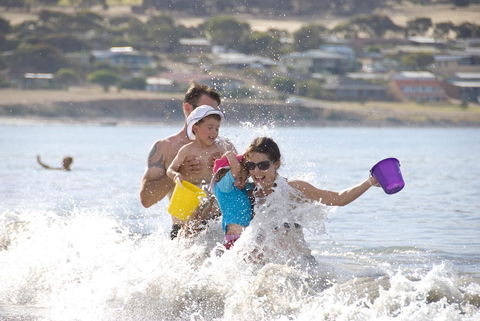 Kangaroo Island Seafront - Mackay Tourism 44