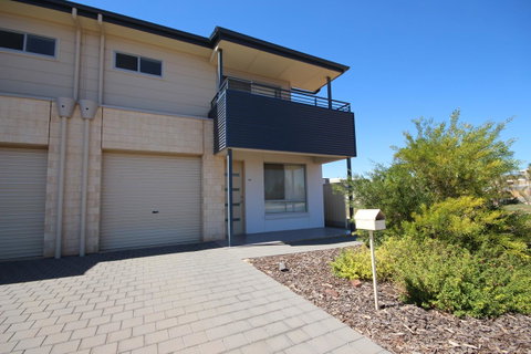Wallaroo Marina Apartments - Mackay Tourism 32