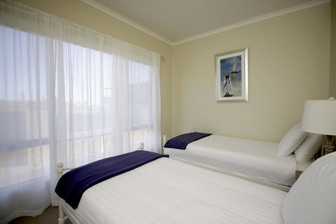 Wallaroo Marina Apartments - Mackay Tourism 9