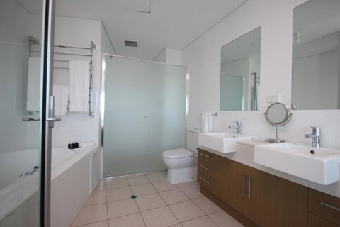 Wallaroo Marina Apartments - Mackay Tourism 13