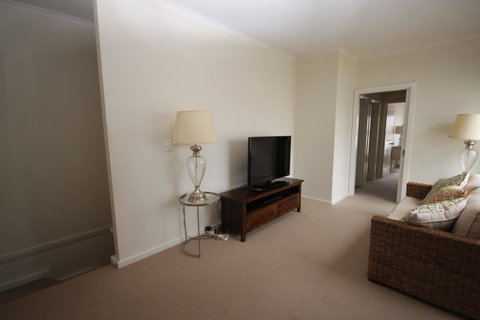 Wallaroo Marina Apartments - Mackay Tourism 38