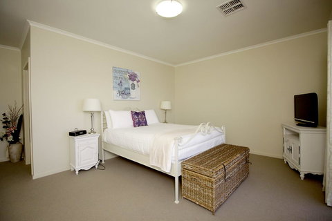 Wallaroo Marina Apartments - Mackay Tourism 7
