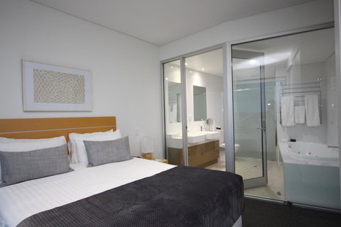 Wallaroo Marina Apartments - Mackay Tourism 16