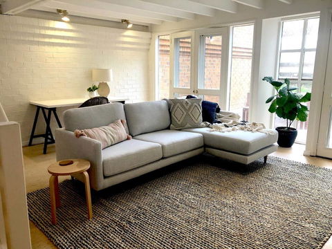 The Loft - Beautiful Central Barossa Apartment - Mackay Tourism 0