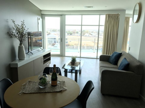 Ocean View Luxury Apartment & Suite - Mackay Tourism 43