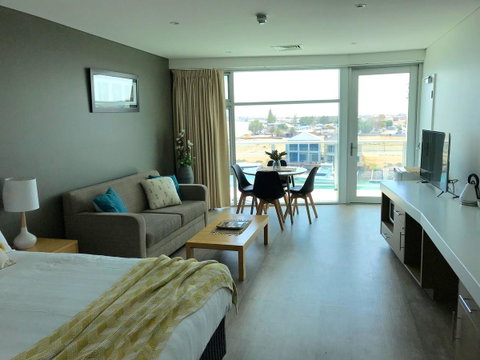 Ocean View Luxury Apartment & Suite - Mackay Tourism 24